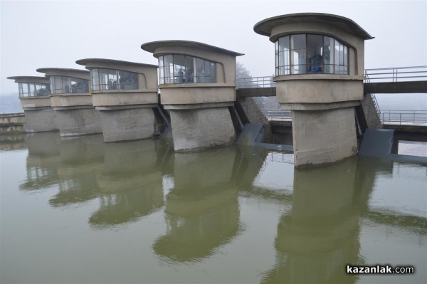 Язовир Копринка преля! Още не са свалени шлюзовете. СНИМКИ (обновена)