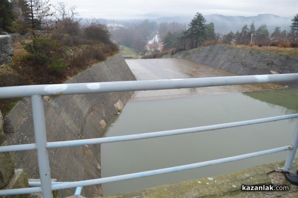 Язовир Копринка преля! Още не са свалени шлюзовете. СНИМКИ (обновена)