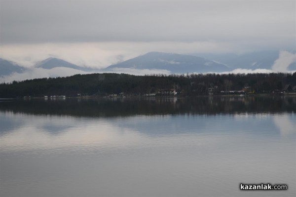 Язовир Копринка преля! Още не са свалени шлюзовете. СНИМКИ (обновена)