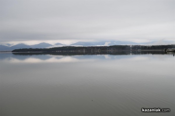 Язовир Копринка преля! Още не са свалени шлюзовете. СНИМКИ (обновена)
