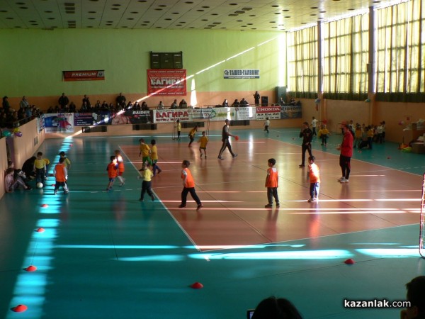 Арена Запад зарадва деца от детските градини с турнир по футбол и награди