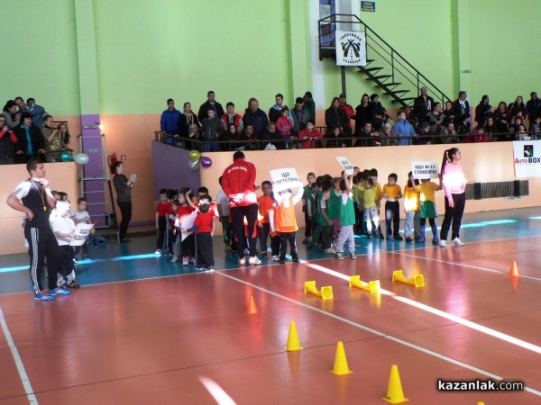 Арена Запад зарадва деца от детските градини с турнир по футбол и награди