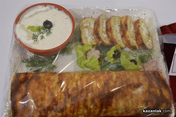 Коледна кулинарна изложба събра средства за благотворителни цели снощи