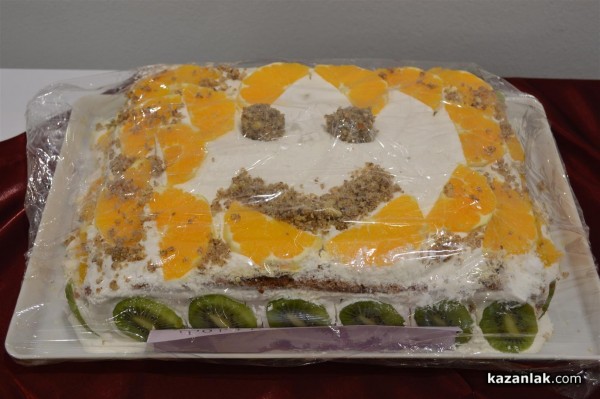 Коледна кулинарна изложба събра средства за благотворителни цели снощи