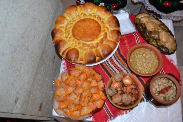 15 читалища подредиха празнична Коледна трапеза