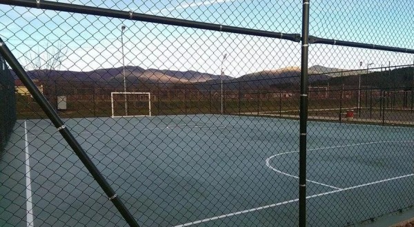 ГЕРБ подарява на казанлъчани още едно ново спортно игрище