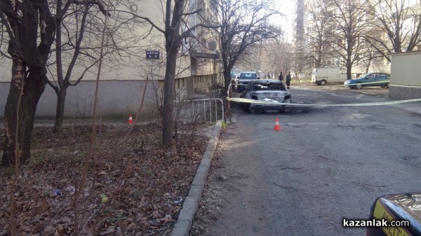 Невнимателен подпалвач запали автомобил и пострада