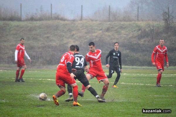 Емил Рачев спечели гласуването за футболист на годината на Розова долина