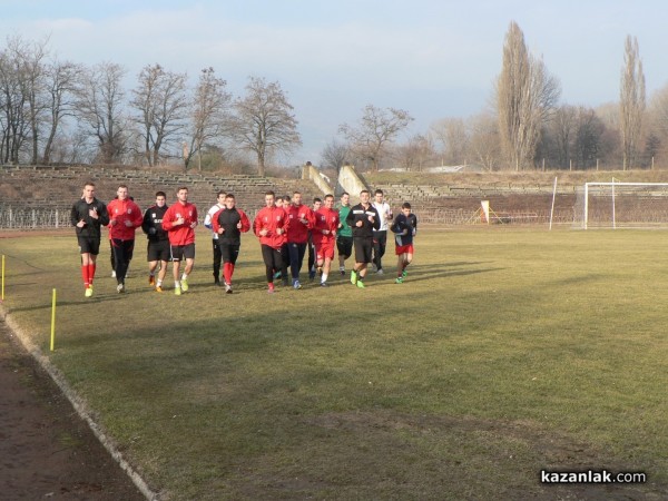С две нови попълнения Розова долина стартира тренировките си през 2015-та