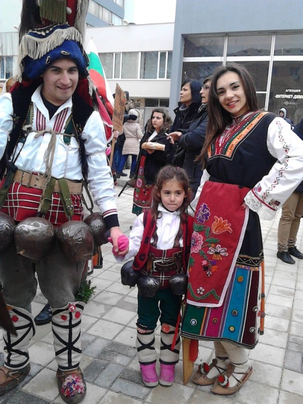 Кукерските групи от региона ни спечелиха награди от „Сурва 2015“