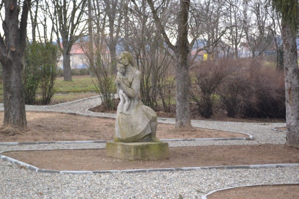 В Бузовград откриха обновения център и екопътека