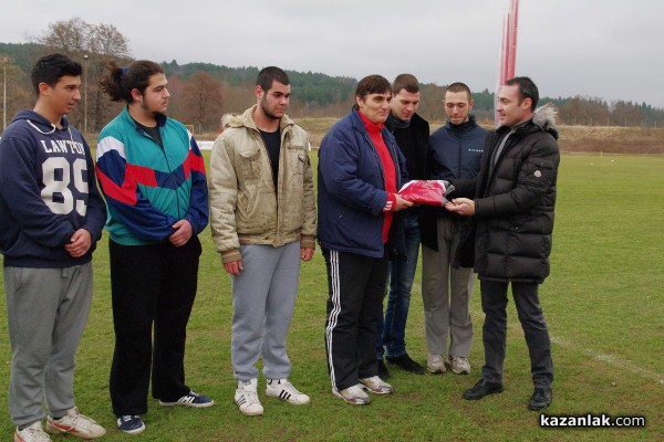 Борис Кърчев зарадва лекоатлетите ни с нова екипировка и копия