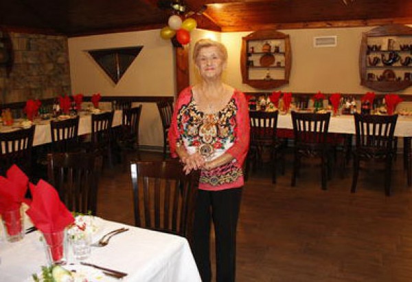 Празнувайте Деня на виното и любовта в Ресторант „Мери”