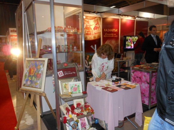 Министър Николина Ангелкова: Казанлък защитава позицията си на емблема на България