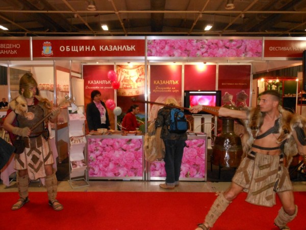 Министър Николина Ангелкова: Казанлък защитава позицията си на емблема на България