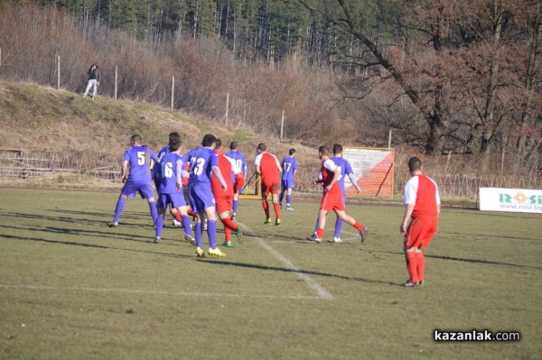 Розова долина и Етър завършиха наравно