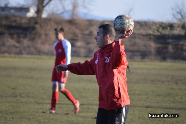 Розова долина и Етър завършиха наравно