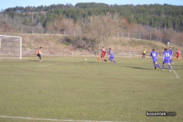 Розова долина и Етър завършиха наравно