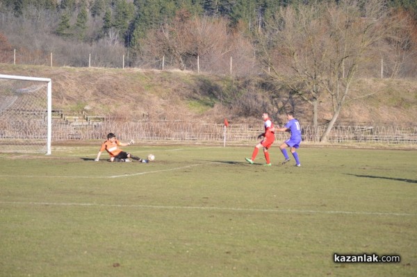 Розова долина и Етър завършиха наравно