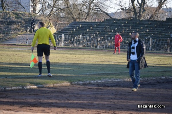 Розова долина и Етър завършиха наравно