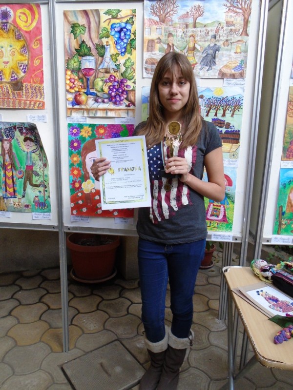 Казанлъшки таланти с награди от конкурс за рисунка на тема Трифон Зарезан