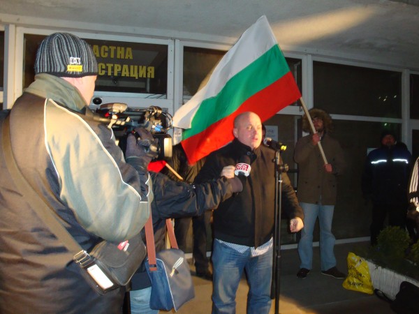 800 души в Стара Загора скандираха „оставка” на правителството на митинг срещу войната