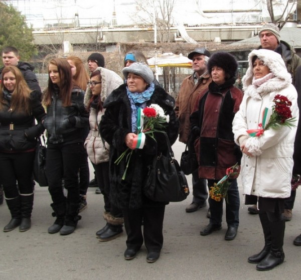 Казанлъшките социалисти почетоха паметта на Апостола на свободата / Новини от Казанлък