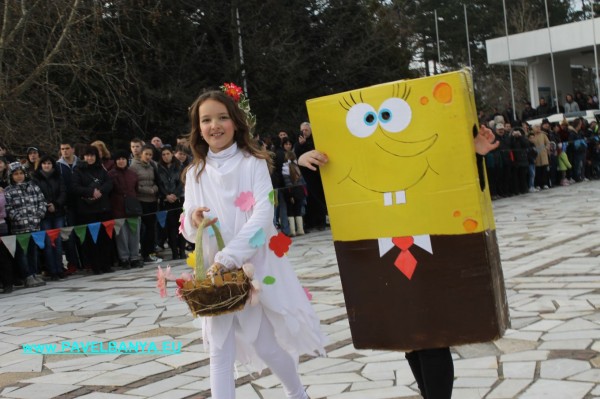 “Зебра“, питон и крокодил на карнавала в Павел баня