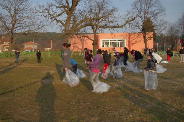 Младите хора на Казанлък изпълниха с идеи и креативност новия Младежки дом
