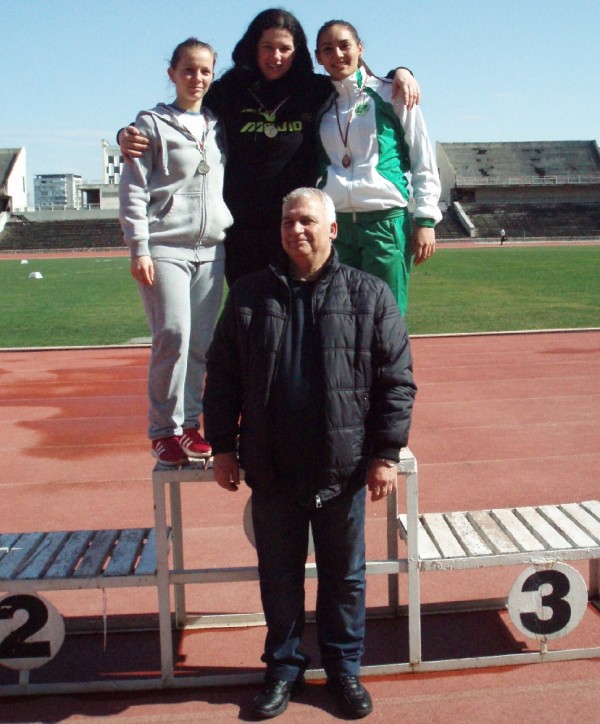 3 шампионски титли за казанлъчани в първенството на зимните хвърляния