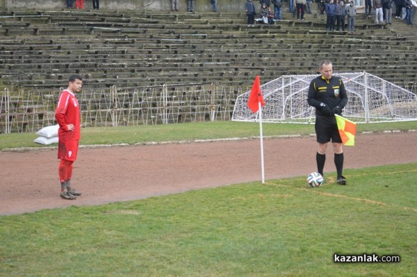 Розова долина надигра, но не победи лидера Поморие