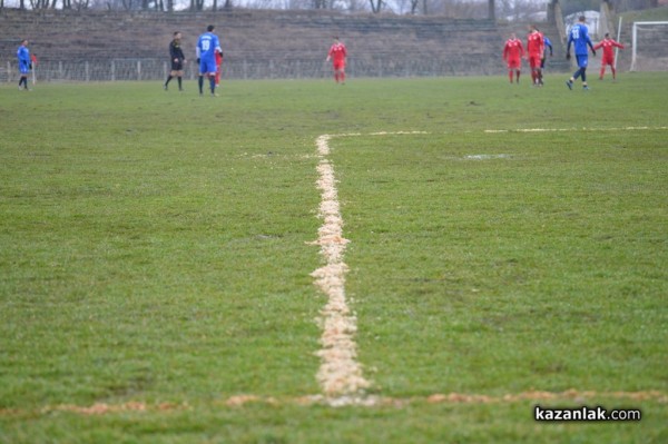 Розова долина надигра, но не победи лидера Поморие