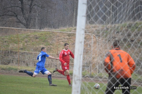 Розова долина надигра, но не победи лидера Поморие