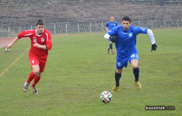 Розова долина надигра, но не победи лидера Поморие