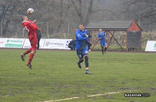 Розова долина надигра, но не победи лидера Поморие