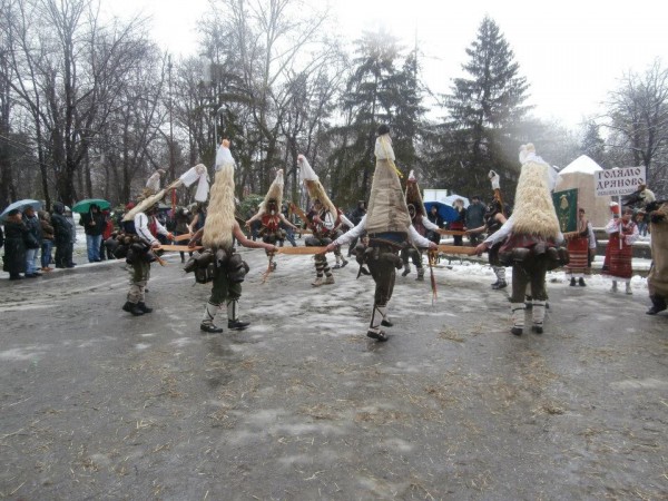 Кукерите от Голямо Дряново с трета награда от „Кукерландия 2015“