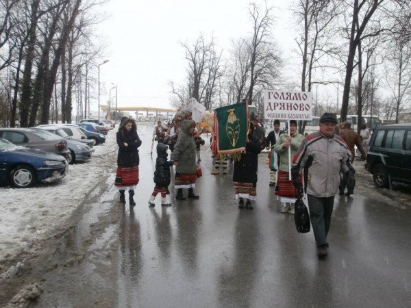 Кукерите от Голямо Дряново с трета награда от „Кукерландия 2015“