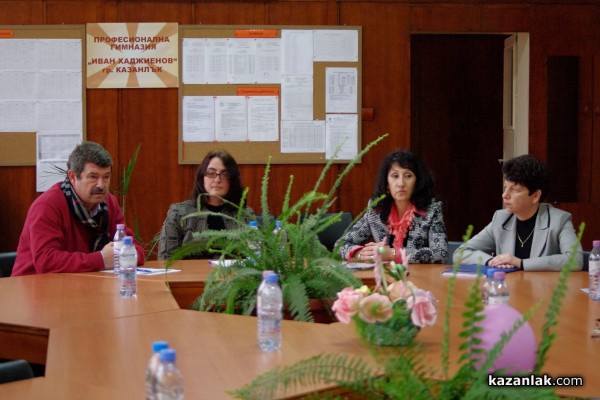 В ПГ “Иван Хаджиенов“ са готови за въвеждането на швейцарската дуална система за обучение