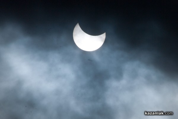 Слънчевото затъмнение /видео и снимки/