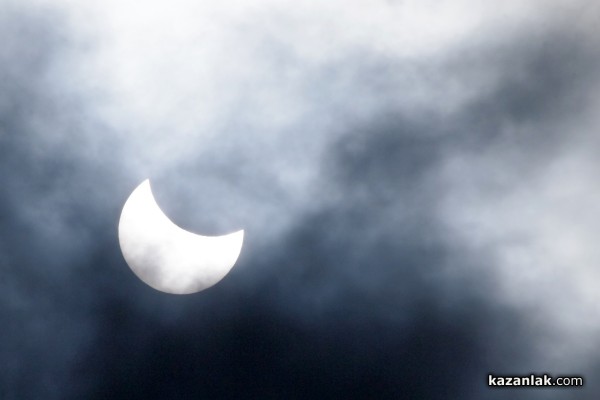 Слънчевото затъмнение /видео и снимки/