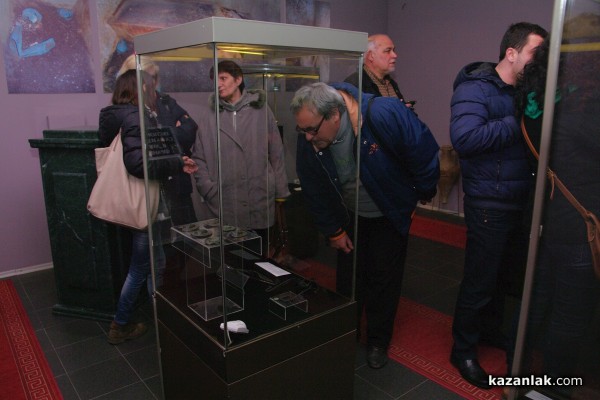 Съкровища от музеите във Велико Търново и Плевен вече са изложени в Казанлък