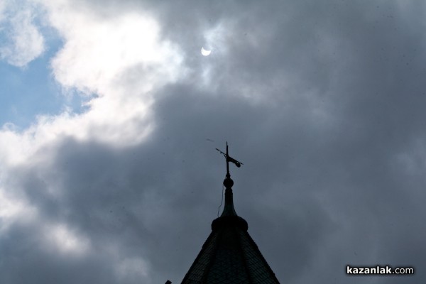 Слънчевото затъмнение /видео и снимки/