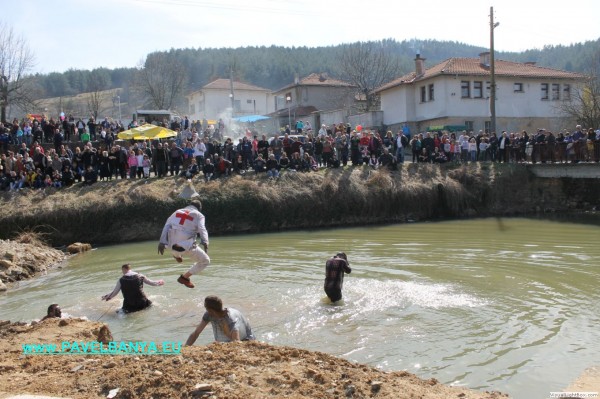 Фестивал на кукерите в Павел баня: Човек е до време, традицията е вечна