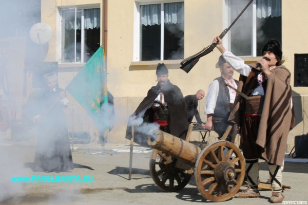 Фестивал на кукерите в Павел баня: Човек е до време, традицията е вечна