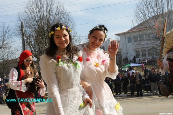 Фестивал на кукерите в Павел баня: Човек е до време, традицията е вечна
