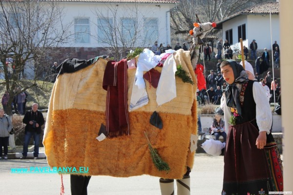 Фестивал на кукерите в Павел баня: Човек е до време, традицията е вечна