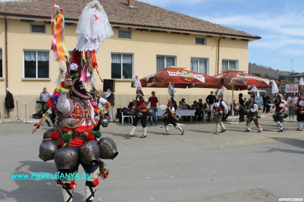 Фестивал на кукерите в Павел баня: Човек е до време, традицията е вечна