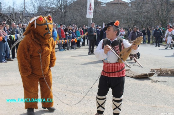 Фестивал на кукерите в Павел баня: Човек е до време, традицията е вечна