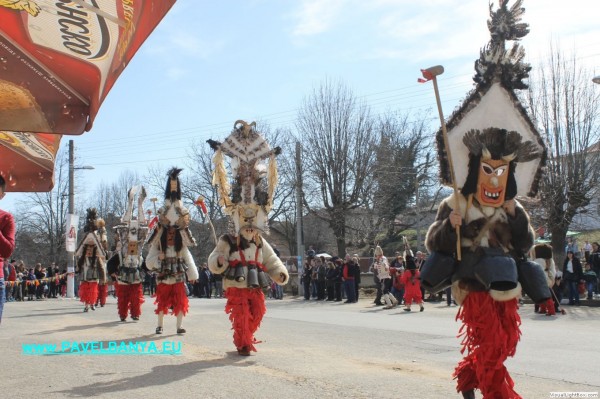 Фестивал на кукерите в Павел баня: Човек е до време, традицията е вечна