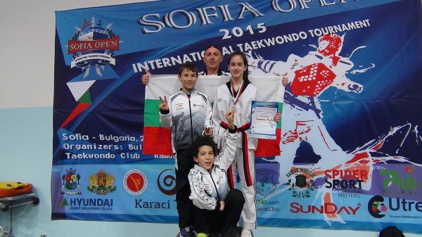 Казанлъшките таекуондисти спечелиха куп медали и купа на „София оупън“